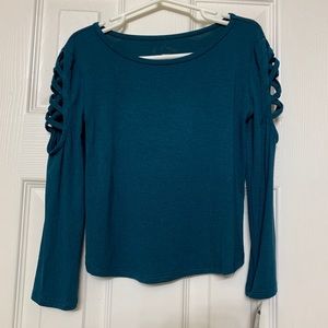 Beautiful Art Class Teal Criss Crossed Open Arms